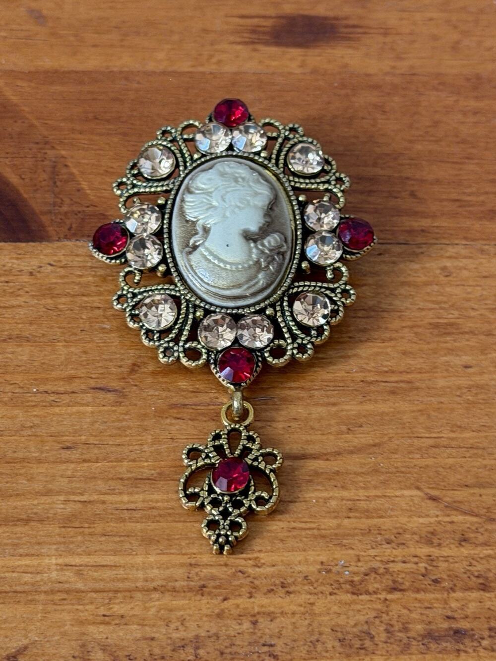 Vintage Style Cameo Brooch Pendant Gold Tone Red Crystal Victorian Inspired
